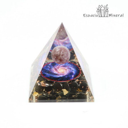 Pirámide orgonite y cuarzo rosa