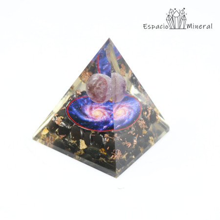 Pirámide orgonite y cuarzo rosa